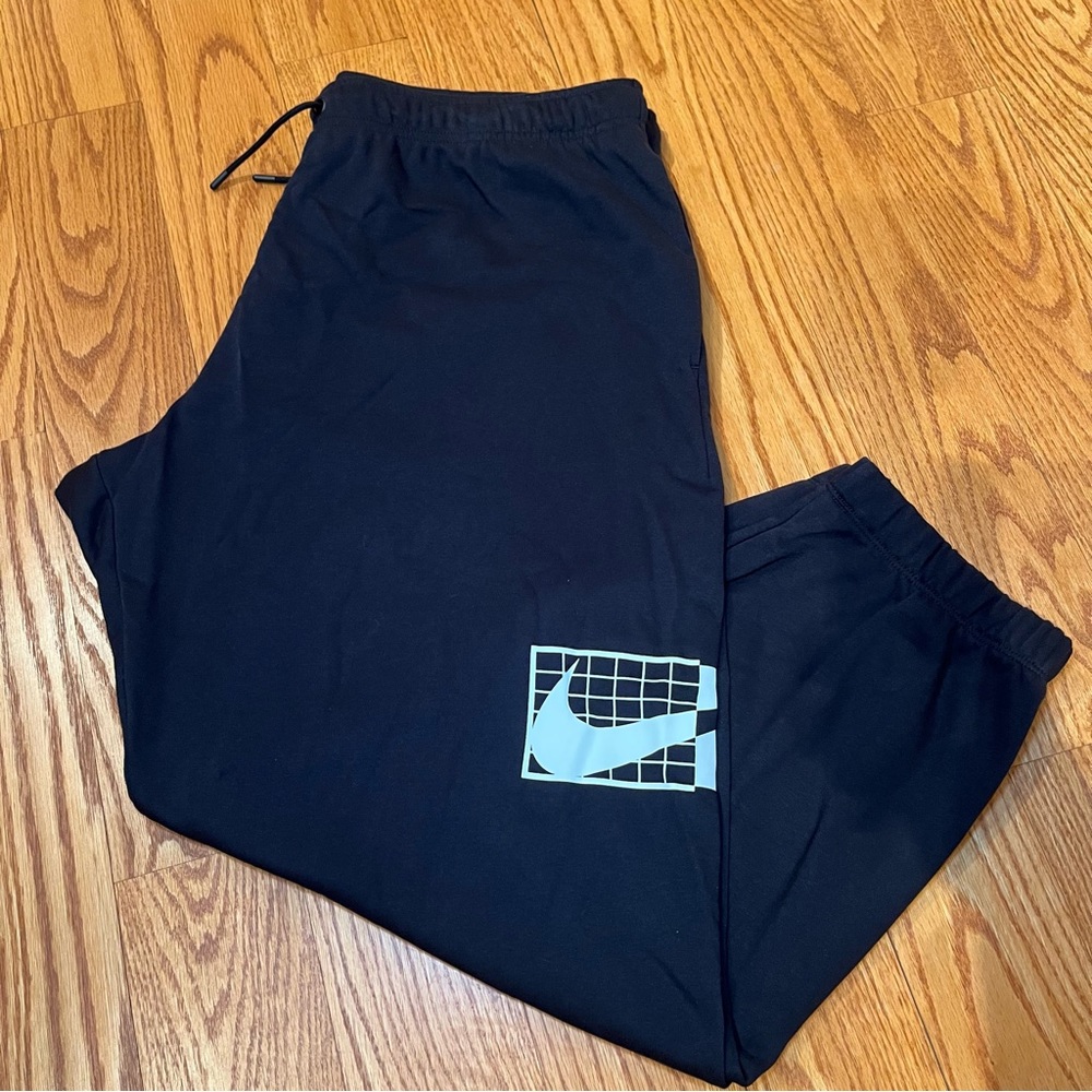 NWT Womens NIKE Black Loose Fit Mid Rise Joggers Size XL D07410-010 w/ Pockets